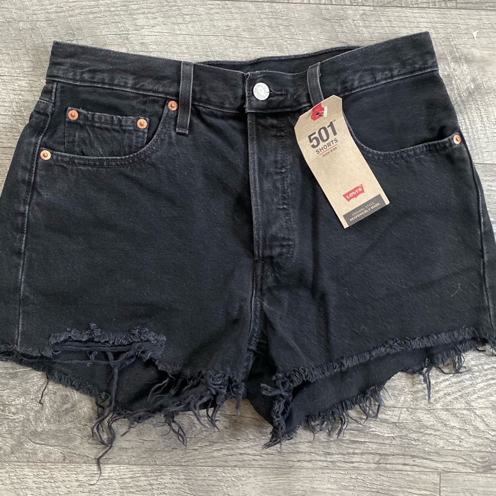 Black denim Levi’s shorts